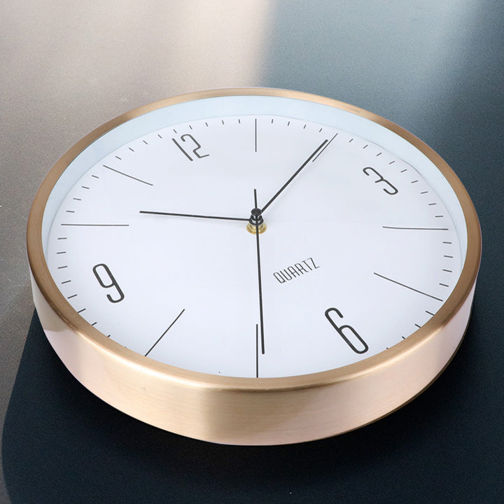 Wanduhr im modernen Design Karnz