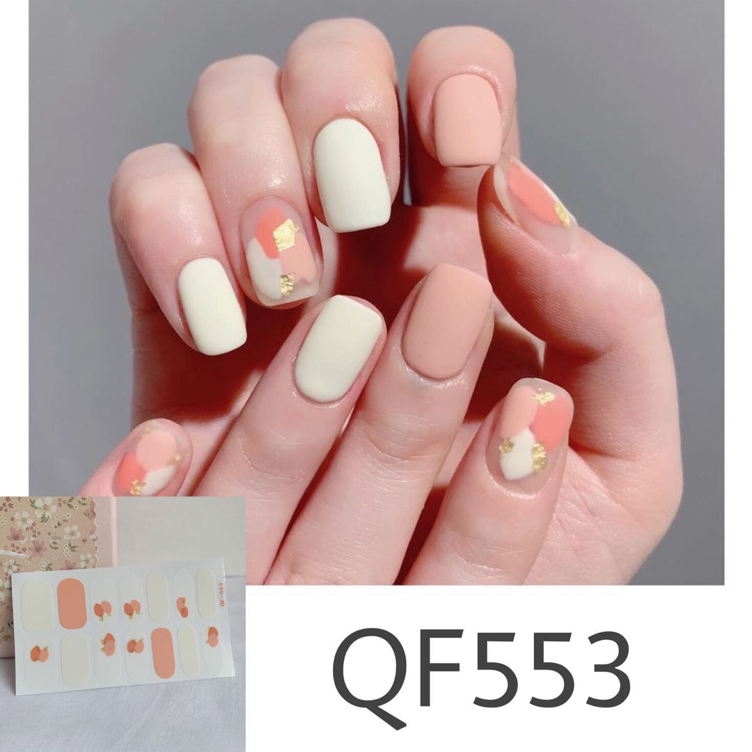Künstliche Nagelkunst mit Sterndesign Karnz