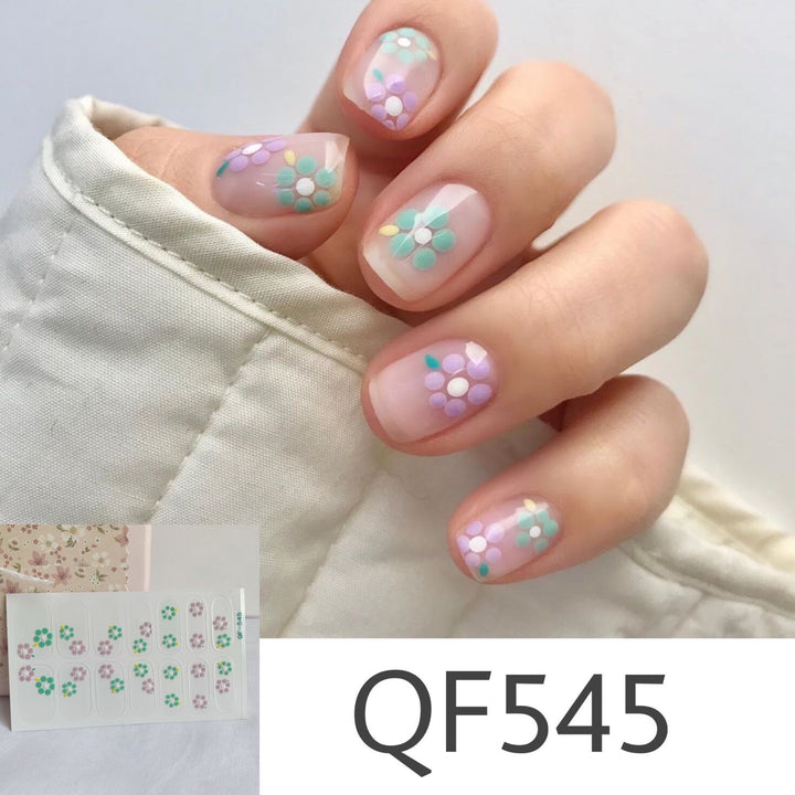Künstliche Nagelkunst mit Sterndesign Karnz