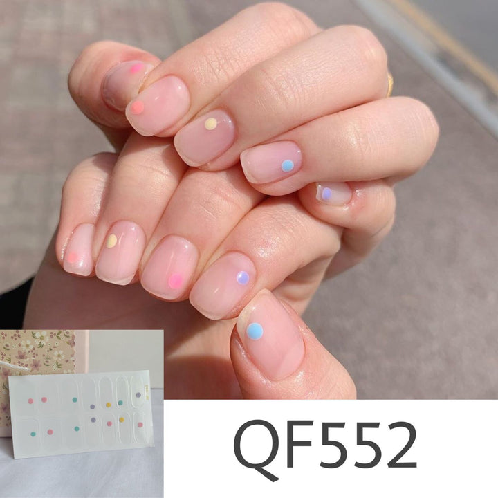 Künstliche Nagelkunst mit Sterndesign Karnz