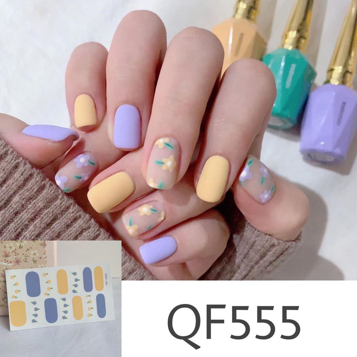 Künstliche Nagelkunst mit Sterndesign Karnz