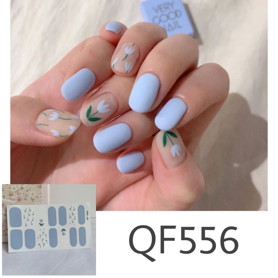 Künstliche Nagelkunst mit Sterndesign Karnz