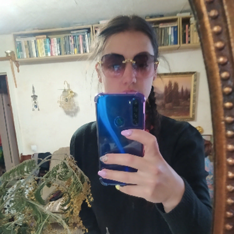 Damen trendige quadratische Sonnenbrille mit luxuriösem Metallrahmen Karnz