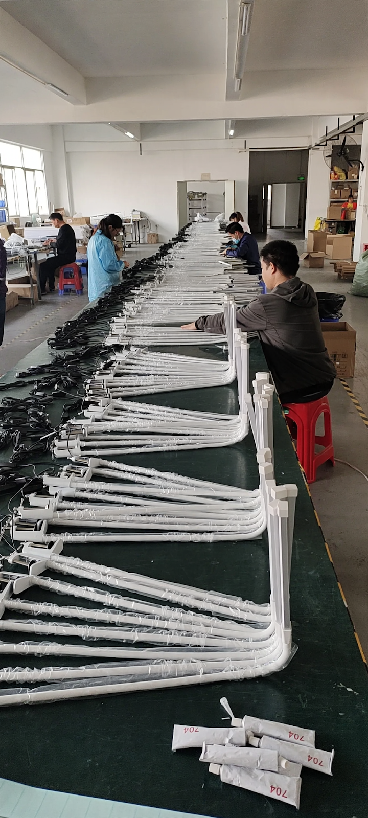 LED-Klemmleuchte mit langem Arm, 60 cm