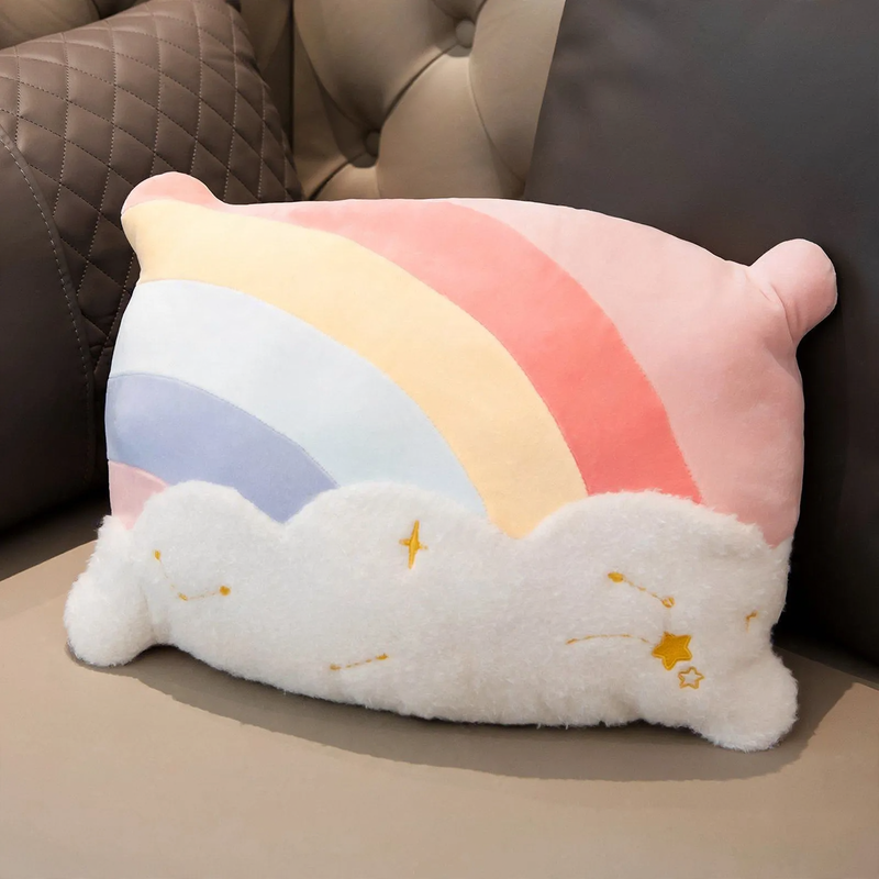 Plüsch-Kissen mit Sternen- und Regenbogenmotiven