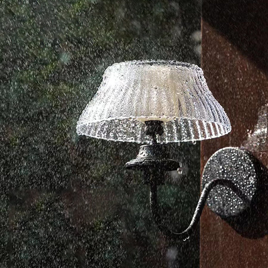 Zeitgenössische Retro Solar Eisenlegierung Kunststoff LED Wasserdichte Wand Sconces Lampe für Außenbereich | Karnz