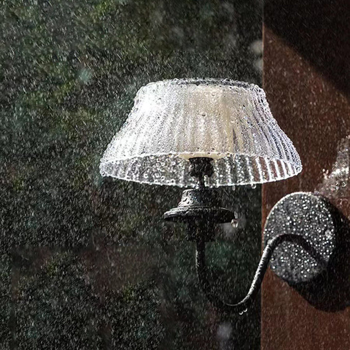 Zeitgenössische Retro Solar Eisenlegierung Kunststoff LED Wasserdichte Wand Sconces Lampe für Außenbereich | Karnz