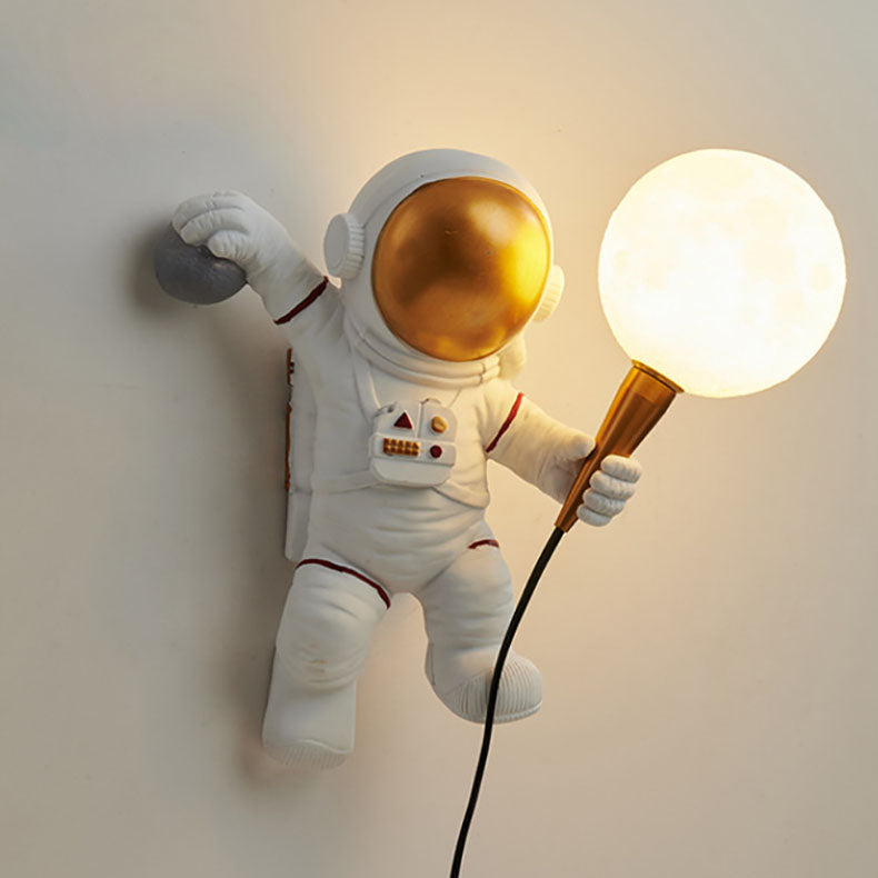 Karnz | CosmoBuddy Astronaut Wandlampe | Kreatives Design | Resin & ABS | LED Schlafzimmerlicht