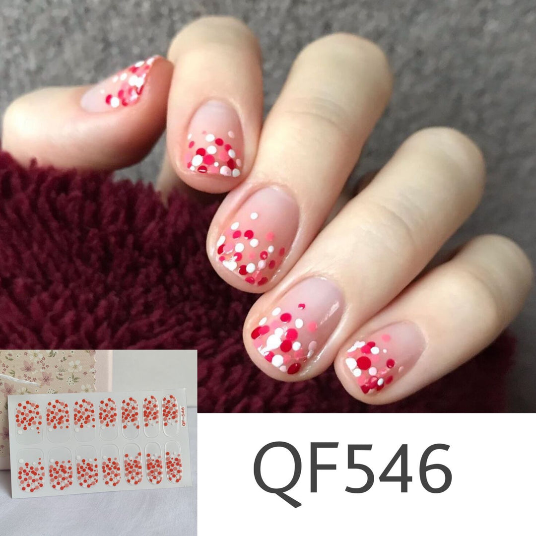 Künstliche Nagelkunst mit Sterndesign Karnz