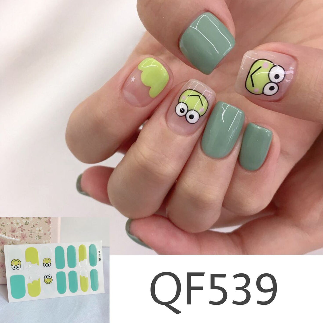Künstliche Nagelkunst mit Sterndesign Karnz
