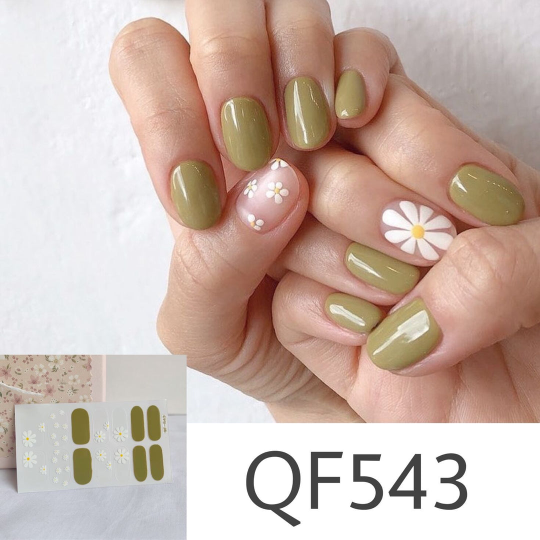 Künstliche Nagelkunst mit Sterndesign Karnz