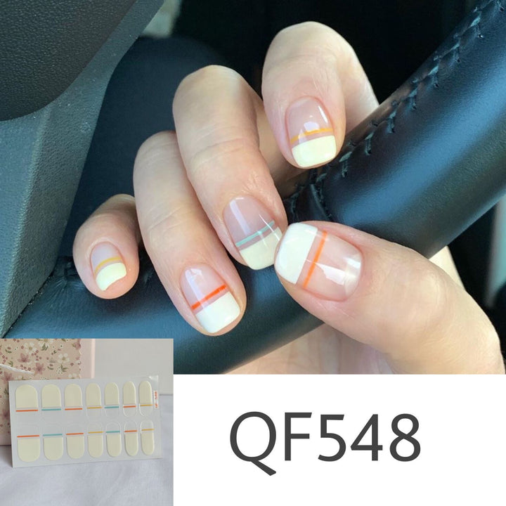 Künstliche Nagelkunst mit Sterndesign Karnz