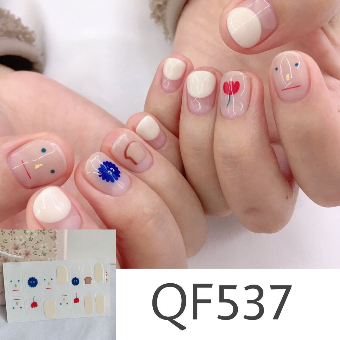 Künstliche Nagelkunst mit Sterndesign Karnz