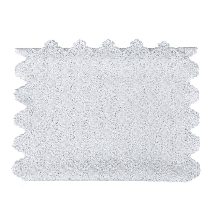Filigraner Spitzenläufer im Vintage‑Hardanger‑Stil für Esstisch und Sideboard