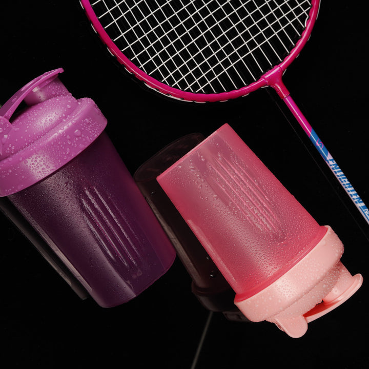 Unisex Shakerflasche mit Auslaufschutz und Messskala Karnz