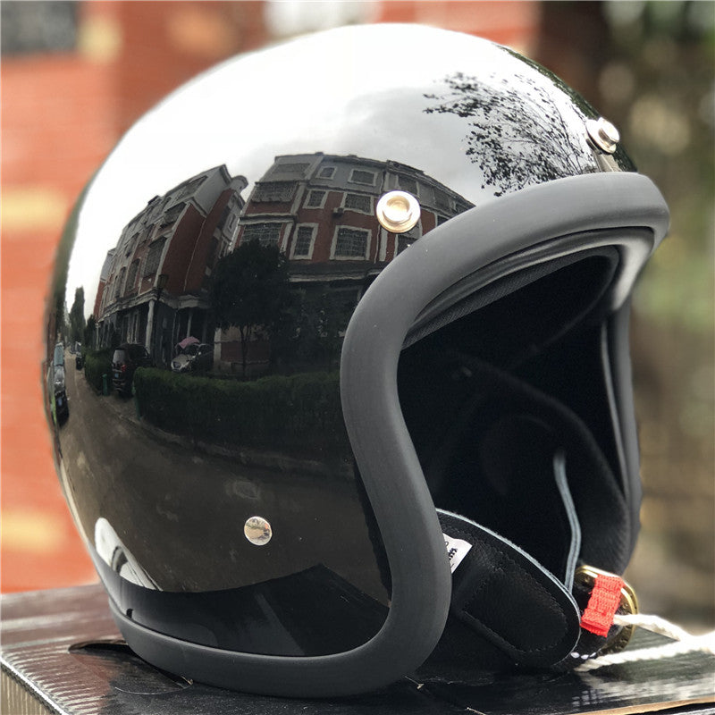 Klassischer Cruiser Motorrad Sicherheitshelm Karnz