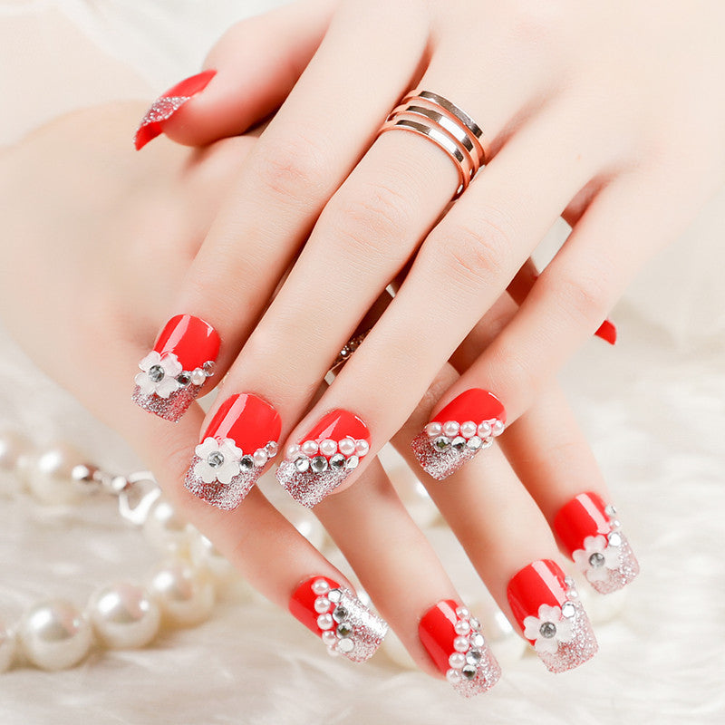 Kreatives mit Strass verziertes Press-On Nagelset