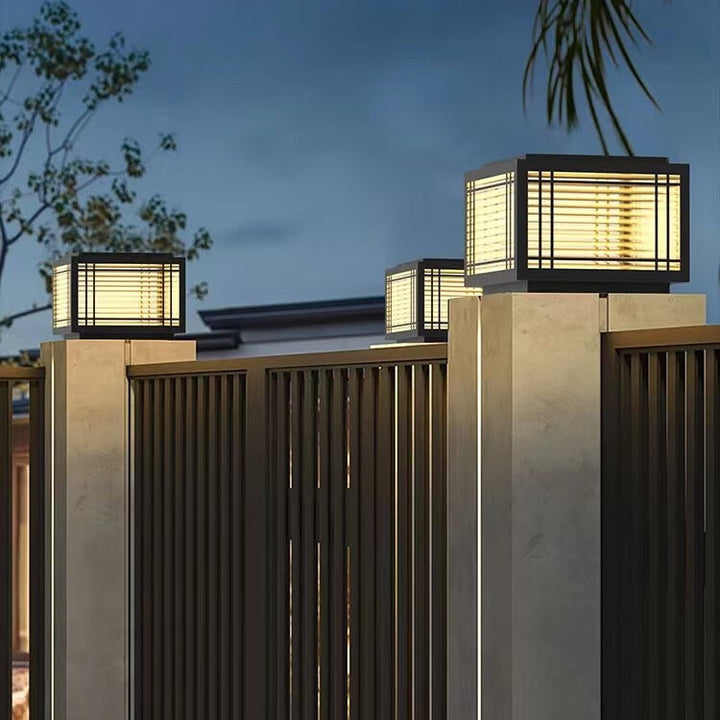 Traditionelle chinesische quadratische Aluminium-Glas 1-Licht Post Kopf Licht für Garten | Karnz