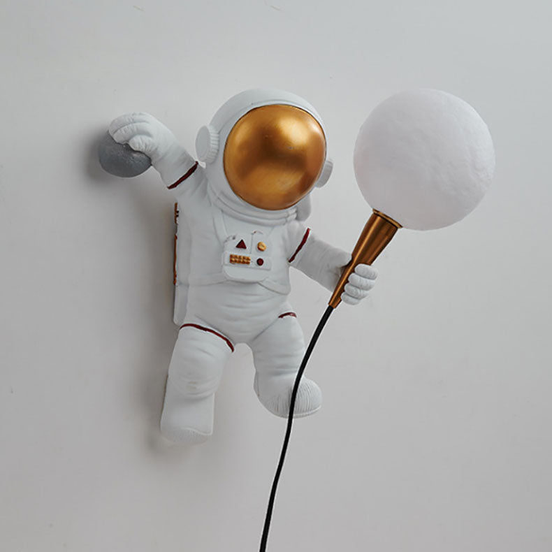 Karnz | CosmoBuddy Astronaut Wandlampe | Kreatives Design | Resin & ABS | LED Schlafzimmerlicht