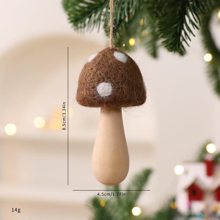 Weihnachtlicher Wichtel-Anhänger aus Filz