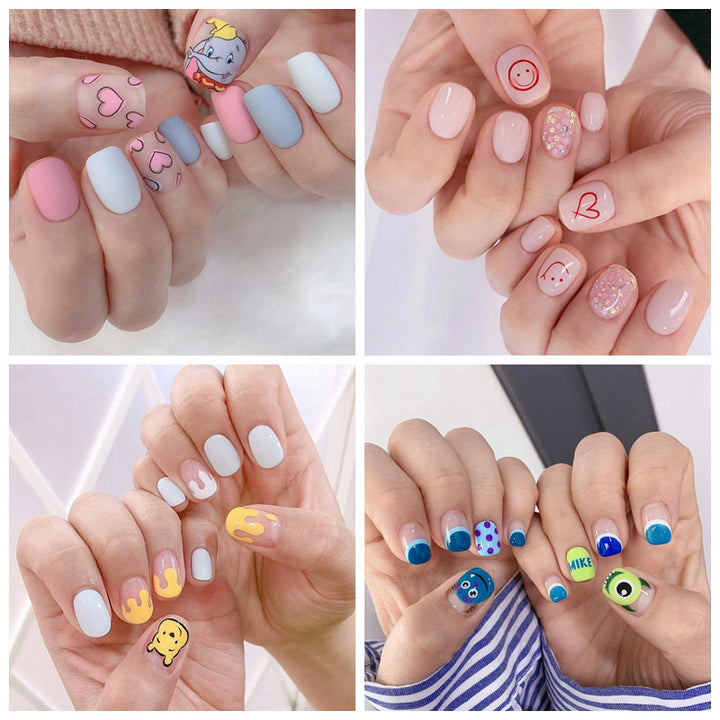 Künstliche Nagelkunst mit Smileys und Herzen Karnz