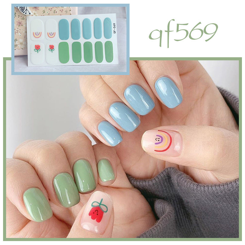 Künstliche Nagelkunst mit Smileys und Herzen Karnz