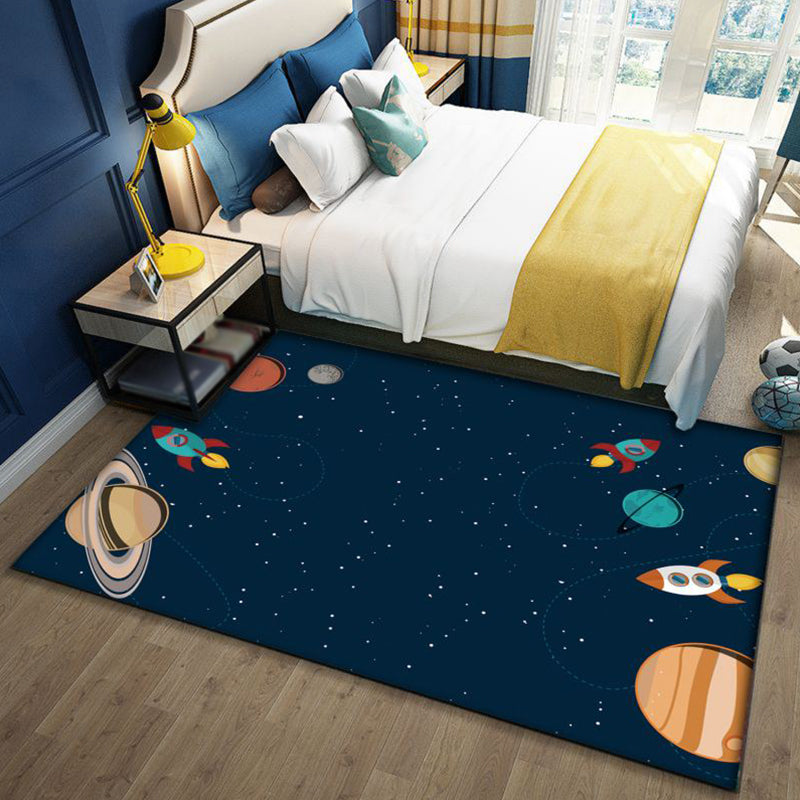 Stilvolles Musterdes Teppichs im Weltraum Blau und Schwarz Kinderteppich Polyester Waschbar Haustierfreundlich Rutschfester Teppich für das Kinderzimmer