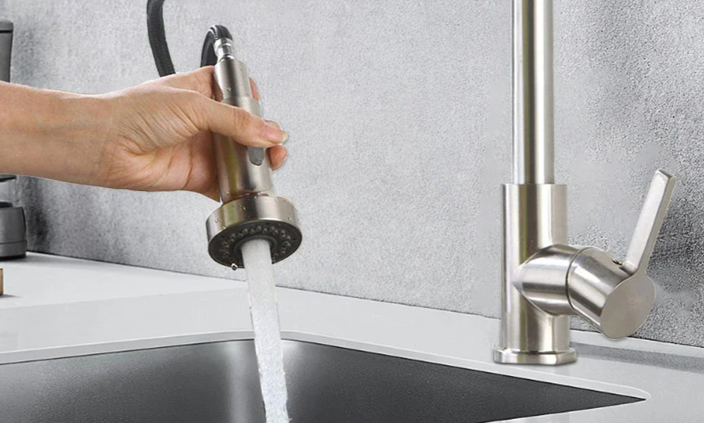 AquaFlex DuoSpray – Multifunktionaler Küchen-Sprühaufsatz mit 2 Sprüharten Karnz
