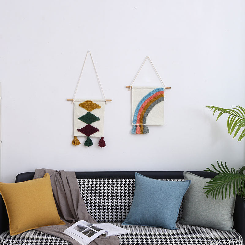 Gewebter Wandbehang mit handgetuftetem Regenbogenmotiv, Baumwollmix und dekorativen Quasten Karnz