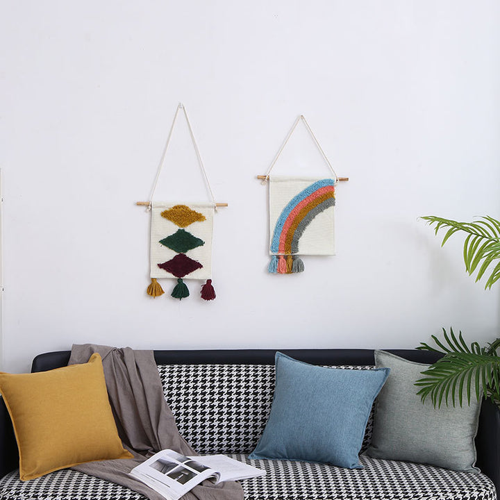 Gewebter Wandbehang mit handgetuftetem Regenbogenmotiv, Baumwollmix und dekorativen Quasten Karnz