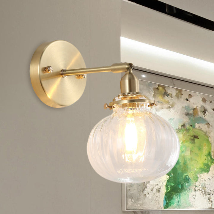 1 Kopf Wandmontierte Lampe Kolonial Orb Klar/Cognac Prismen Glas Wandleuchte Beleuchtungseinrichtung in Gold | Karnz