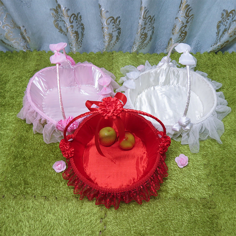 Damen Eleganter Dekorationskorb mit Tüll und Blüten Karnz