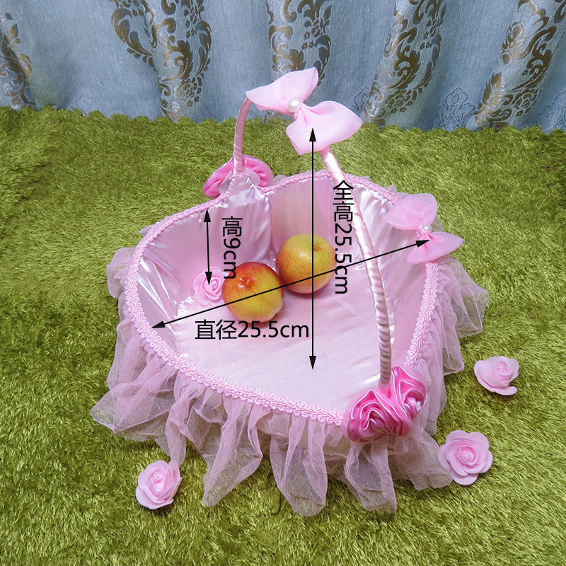 Damen Eleganter Dekorationskorb mit Tüll und Blüten Karnz