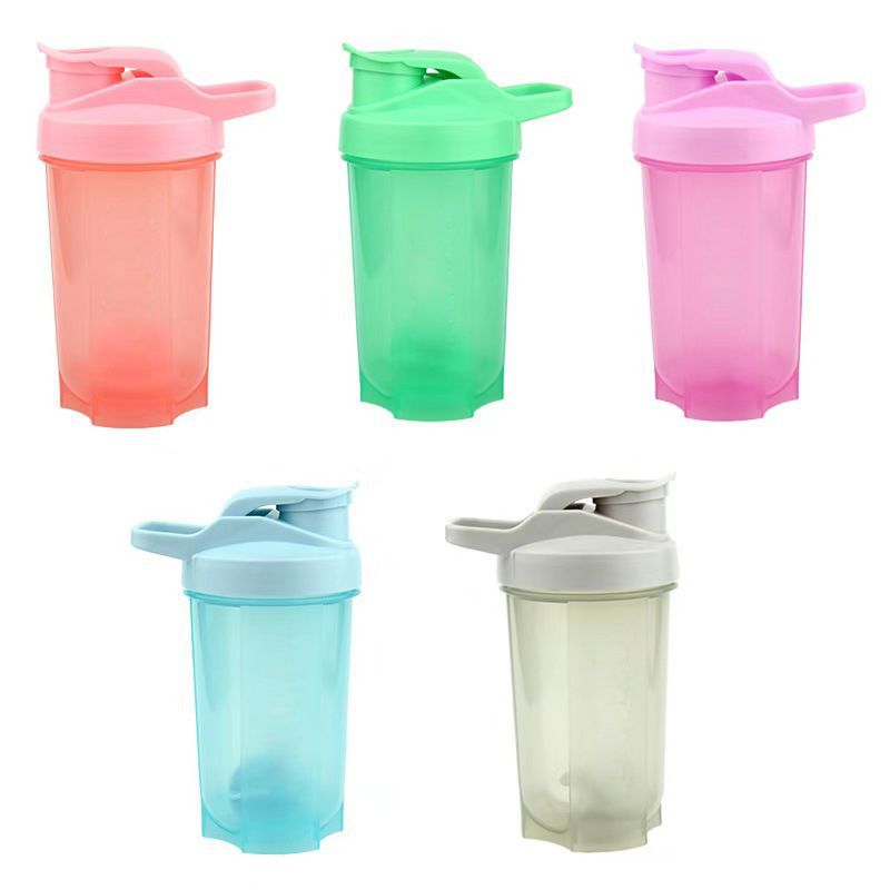 Unisex Bunte Shakerflasche mit Mischball Karnz