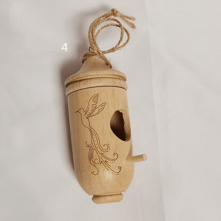 Dekoratives Vogelhaus aus Holz