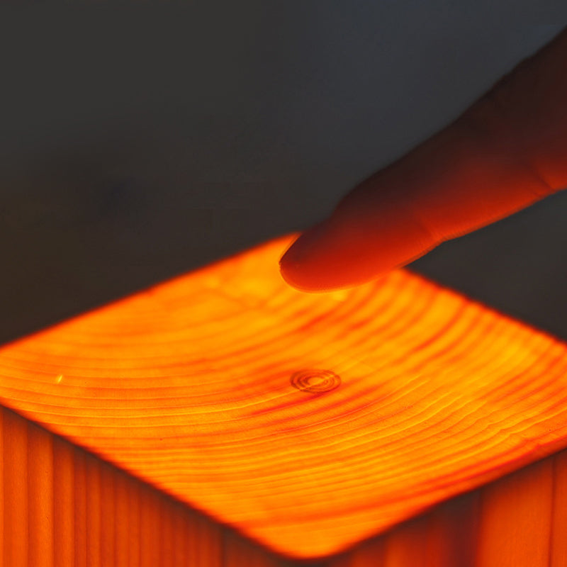 Stylische LED Tischlampe - WoodGlow | Karnz