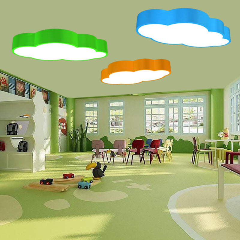 LED-Wolken-Deckenleuchte fürs Kinderzimmer – Verspieltes Design in Rot/Gelb/Schleifenform
