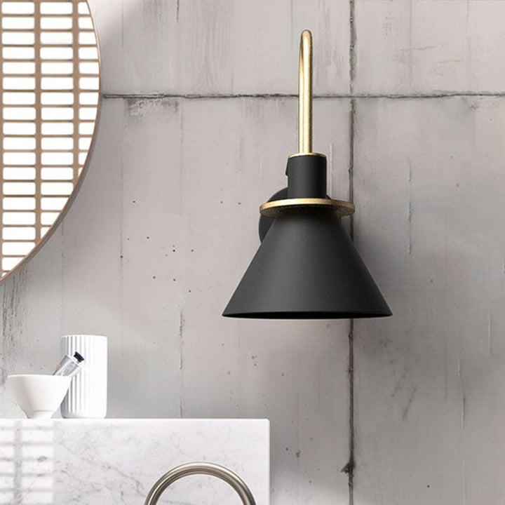 Schwarz/Weiß/Grün Kegel Wandlampe Macaron 1-Licht Metall Wandleuchte mit gebogenem Arm für Schlafzimmer, Warm/weißes Licht | Karnz