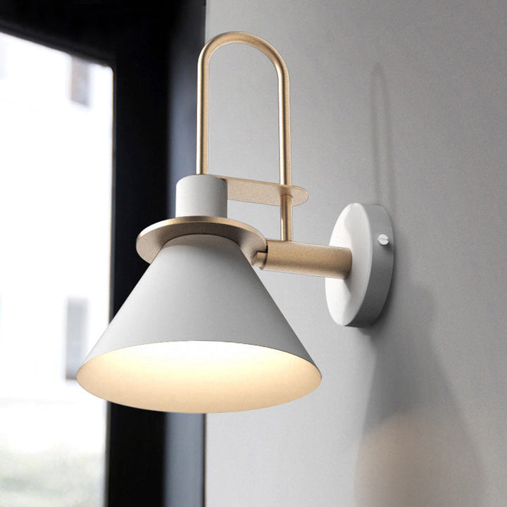 Schwarz/Weiß/Grün Kegel Wandlampe Macaron 1-Licht Metall Wandleuchte mit gebogenem Arm für Schlafzimmer, Warm/weißes Licht | Karnz