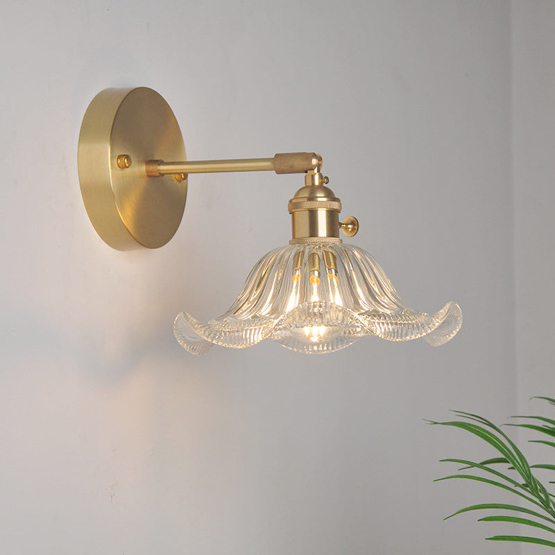 Eisen Messing-Finish Wandleseleuchte Schwenkarm 1-Licht Industrielle Wandlampe mit Blüte/Schale Klarglas-Schirm | Karnz