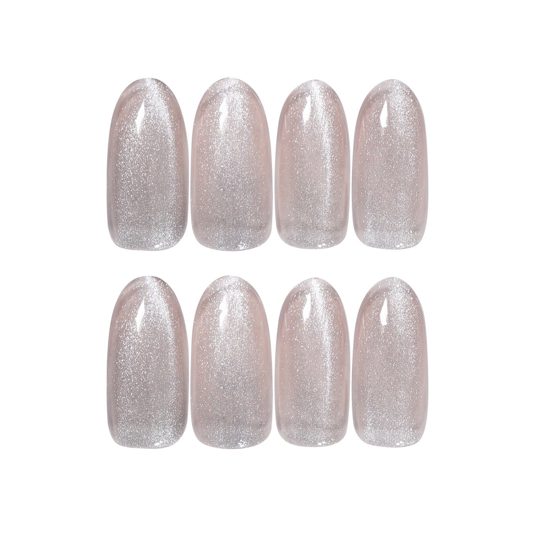 Elegante Kunstnägel mit Glitzer- und Ombre-Effekt Karnz