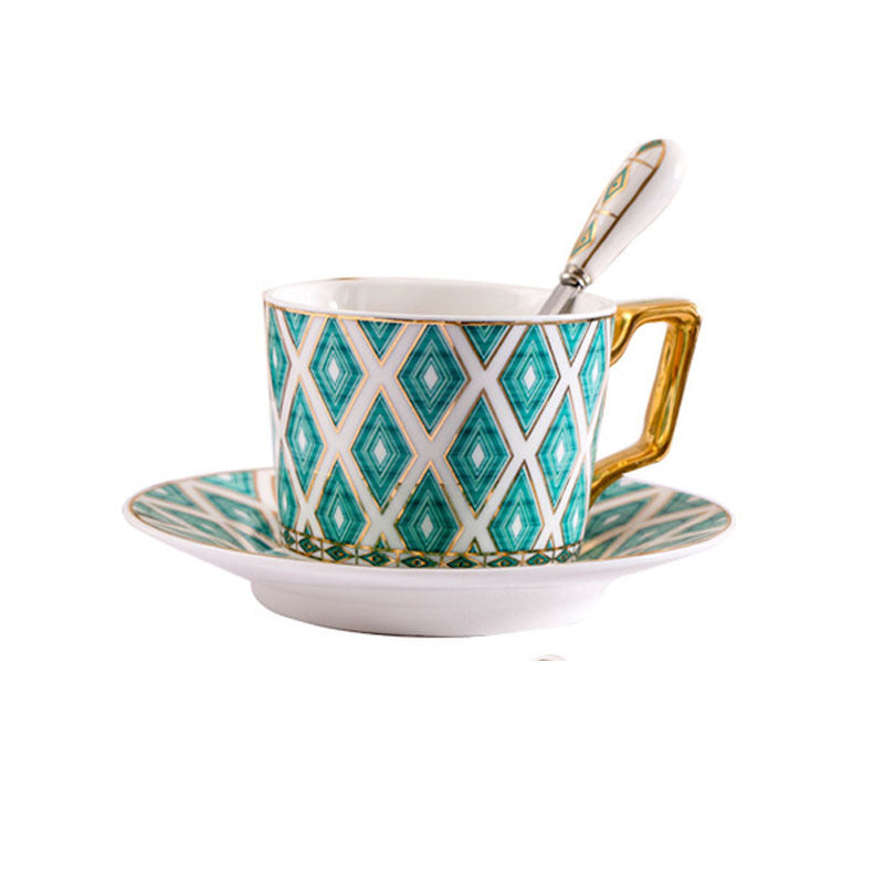 Elegantes Porzellan-Kaffeetassen-Set mit Untertassen, Löffel und filigranem Ornamentdekor
