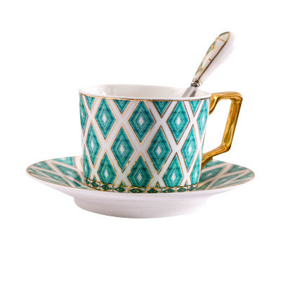 Elegantes Porzellan-Kaffeetassen-Set mit Untertassen, Löffel und filigranem Ornamentdekor