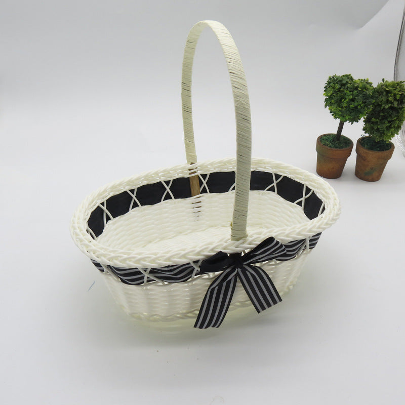 Dekorative handgewebte Osternest Karnz