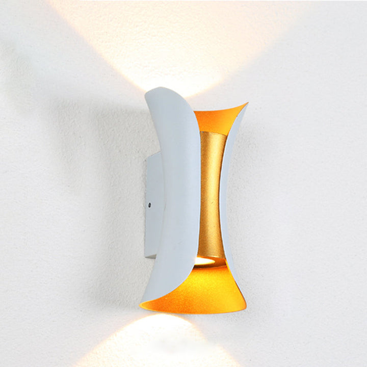Klein/Groß Flackernde LED Wandleuchte Modern Metall 2 Glühbirnen Schwarz/Weiß/Weiß-Gold Auf Ab Licht für Terrasse | Karnz