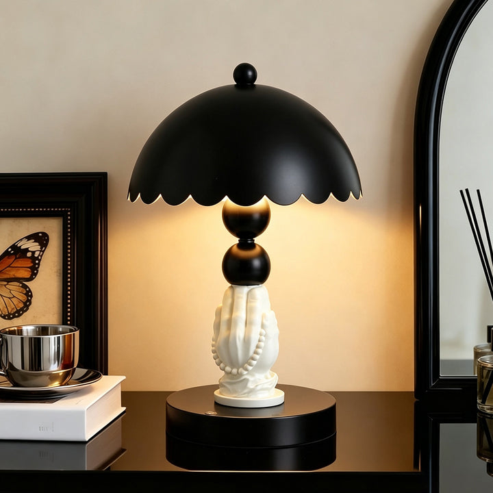 Tischleuchte mit Händen-Motiv, Vintage-Stil