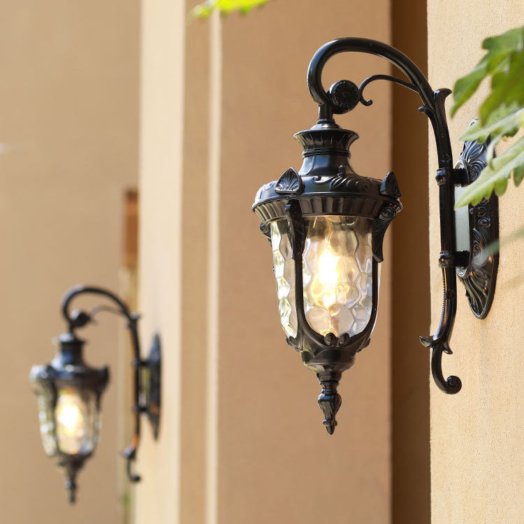 Traditionelle europäische Zylinderlaterne Aluminium Glas 1-Licht Außenwandlampe für Außenpatio | Karnz