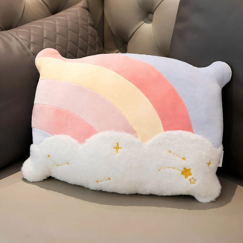 Plüsch-Kissen mit Sternen- und Regenbogenmotiven
