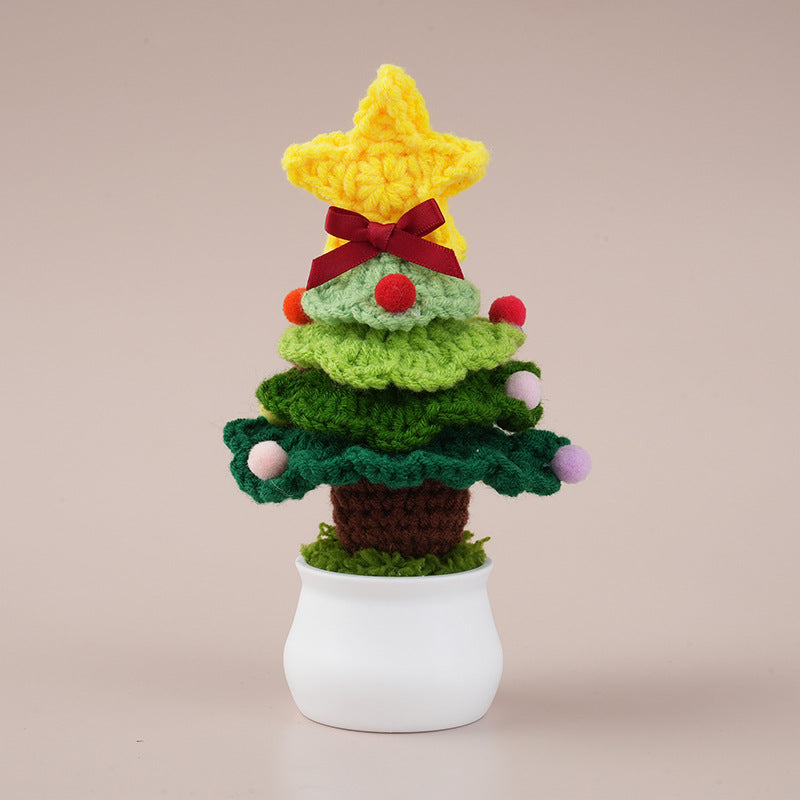 Gehäkelter Weihnachtsbaum im Topf