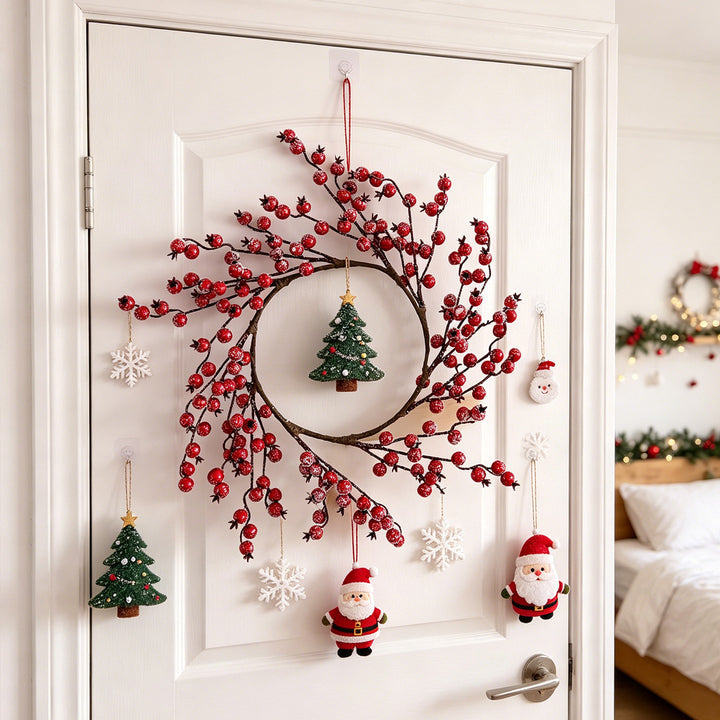 Weihnachtskranz mit roten Beeren